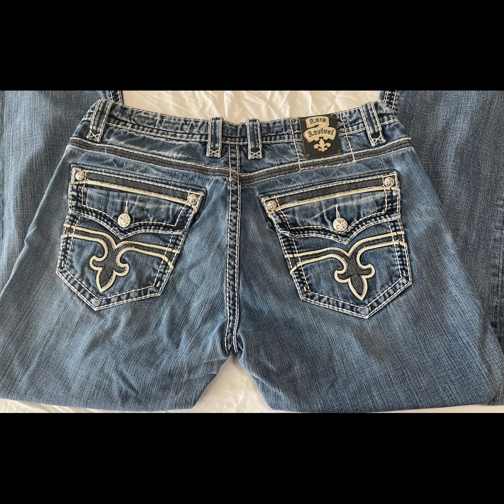 Men’s Rock Revival Jeans: Chris